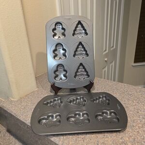 2‎ Wilton Ginger Bread Man Christmas Tree Cookie Pans Non-Stick 12" X 8" X 1/2"